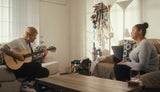 Ed Sheeran überrascht mit Live-Album aus 14 Fan Wohnzimmern