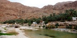 Tiefe, blaue Pools und eine wunderschöne Umgebung machen den Wadi Al Arbeien zum Must-Visit.