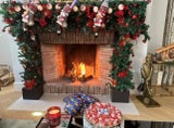 Bei Patricia Schalko ist der Kamin geschmückt. Ein Adventkranz darf natürlich auch nicht fehlen