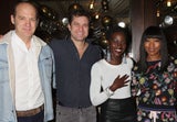 Das erste Foto von Joshua Jackson und Lupita Nyong'o (beide in der Mitte) im Jahr 2018