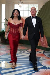 Lauren Sanchez im Korsagen-Kleid mit Jeff Bezos