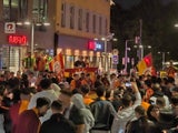 Türkische Fans stürmen Reumannplatz