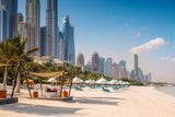 Einen Kilometer lang ist der weiße Strand des One&amp;Only Royal Mirage.