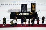 Fans trauern in der Eishalle um Johnson