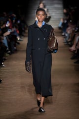 Hose vergessen? Sydney Sweeney im Glitzerhöschen bei Miu Miu
