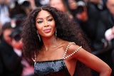 Halbnackt! Naomi Campbell wird in Cannes zum Hingucker