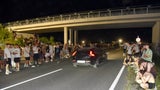 Tausende Besucher sitzen nach Festival bei Wien fest