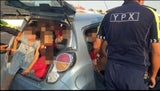 25 Kinder in Auto