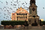 Manaus: Das Opernhaus der Amazonas-City gilt als sensationelles Wahrzeichen.
