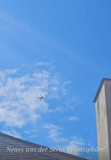 Kratky zeigt die Drohne in der Luft und macht auch gleich ihren Piloten ausfindig
