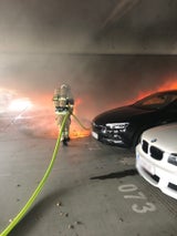 7 Autos brannten in Garage