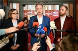 Sandra Breiteneder, SPÖ-Vorsitzender Andreas Babler und Klaus Seltenheim