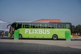 Betrunkener Flixbus-Fahrer bringt Passagiere in Lebensgefahr: Horror-Trip endet auf Raststätte