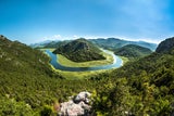 Ein beeindruckendes Naturschauspiel ist die Crnojevic-Flussschleife. 