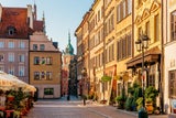 Mittelalterliche Gebäude zieren die Warschauer Altstadt. 