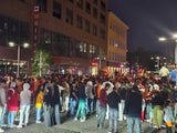 Türkische Fans stürmen Reumannplatz