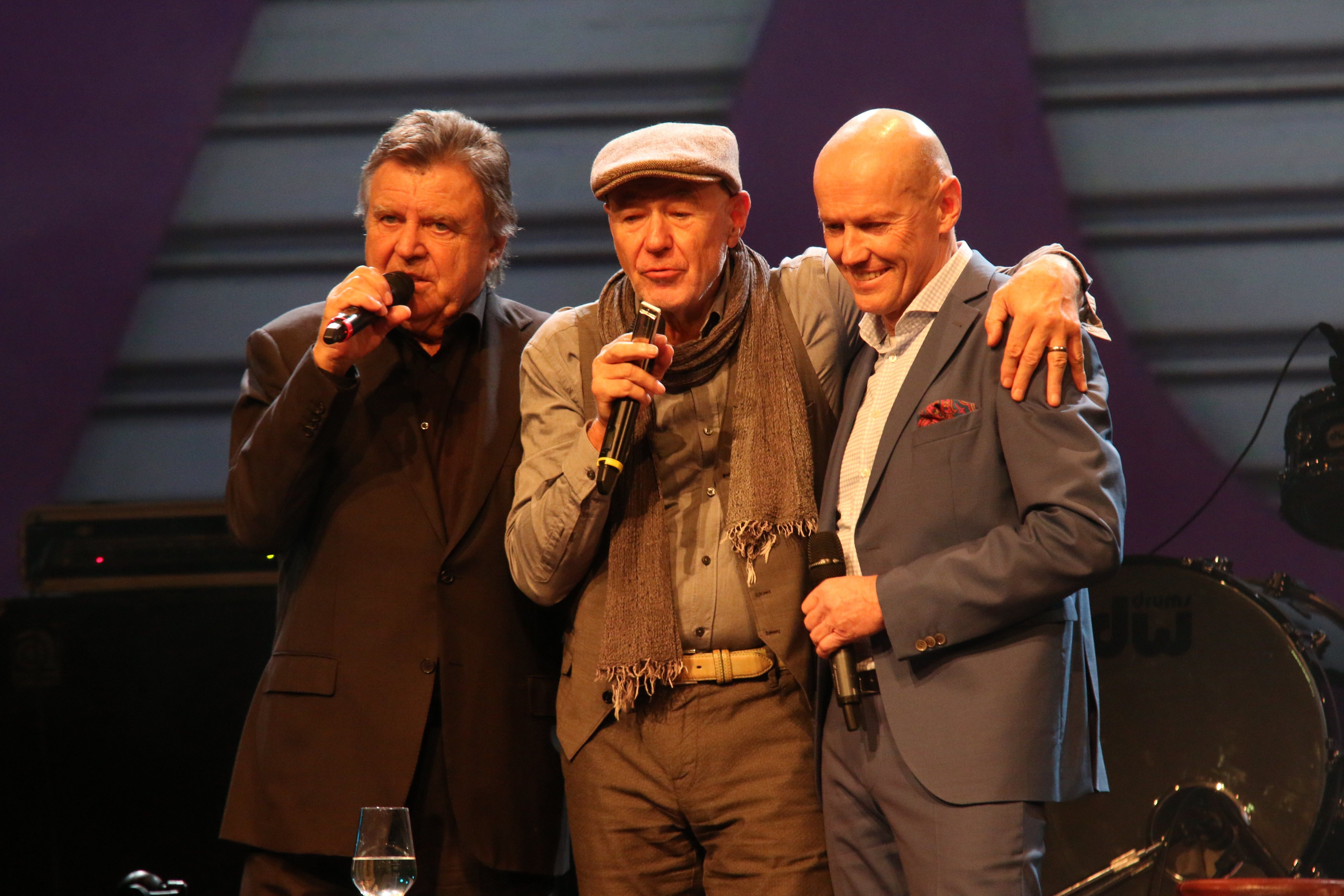 Lukas und Peter Resetarits mit ihrem verstorbenen Bruder Willi