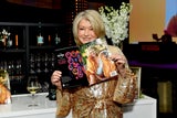 Letztes Jahr erschien Martha Stewart auf dem Cover der "Sport Illustrated Swimsuit“ im Badeanzug. Das Cover sorgte für Aufstehen, weil Martha Stewart trotz ihres Alters unglaublich jung aussieht.