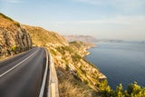 Entlang traumhafter Küstenstraßen geht es oftmals in Kroatien. 