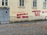Wände im Alten AKH beschmiert
