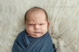 Grimmiges Baby wird zur Internet-Sensation