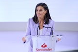 Auf der Bühne lächelte Letizia die Gerüchte weg