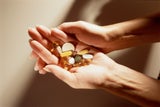 Die Referenzwerte oder Ernährungsempfehlungen gelten nur für gesunde Menschen. Ist man von einer Vorerkrankung betroffen wie beispielsweise Diabetes, Bluthochdruck,hat man einen erhöhten Nährstoffbedarf.