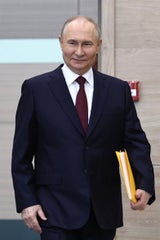 Wladimir Putin trifft beim Wirtschaftsforum ein.