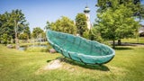 Glasarche in den Gläsernen Gärten rund um das Glasmuseum Frauenau. 