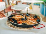 Paella ist ein spanisches Reisgericht aus der Pfanne und gilt als Nationalgericht in&nbsp;Villajoyosa