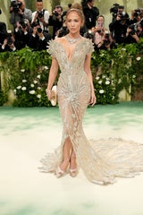 Jennifer Lopez im traumhaften Transparent-Kleid