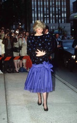 Abendkleid von Diana für mehr als 1,1 Millionen Dollar versteigert