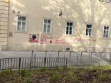 Wände im Alten AKH beschmiert
