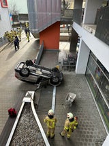 sturz aus parkhaus