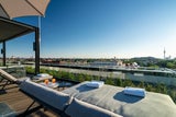 Auch von der Spa-Terrasse genießt man herrliche Views. 
