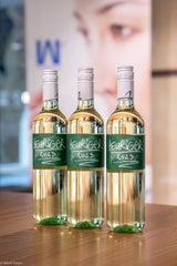Weinkellerei Wegenstein präsentiert innovative, recycelbare PET-Flasche für Wein