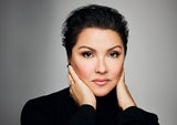 Lugner hat Priscilla fest im Griff