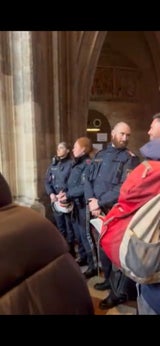 Polizei im Stephansdom