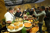 "Als Festgetränk gibt es nur Champagner", verrät Wolfgang Puck.