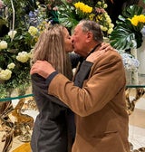 HIER übt Lugner schon für die Hochzeitsnacht