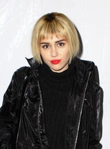Miley Cyrus zeigt sich mit Wintour-Look