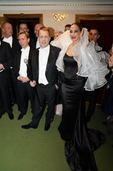 Opernball-Roben im Check: Voten Sie für den schönsten und schrillsten Look des Abends