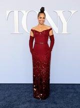 Tony Awards 2024: Angelina Jolie und Tochter Vivienne begeistern im Partnerlook