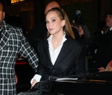 Einen "Lifted Look" und volle Lippen erzielt Jennifer Lawrence dank Make-Up-Tricks.