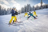 Skispaß für die Kids. Die Kleinsten lernen hier ihre ersten Schwünge.