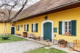„Hier wollen wir unsere Kinder großziehen“, sagt Cheyenne Ochsenknecht über ihr Zuhause in der Steiermark. 