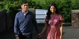 Premierminister Rishi Sunak mit seiner Frau Akshata Murty