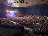 Wolfgang Ambros bringt Jubiläums-Konzert auf DVD