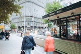 Zwei Wiener Klassiker gibt es jetzt als ''Burger to go''