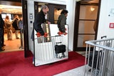 Spiegel wird abgeholt. 200 Euro, ein Schnäppchen.